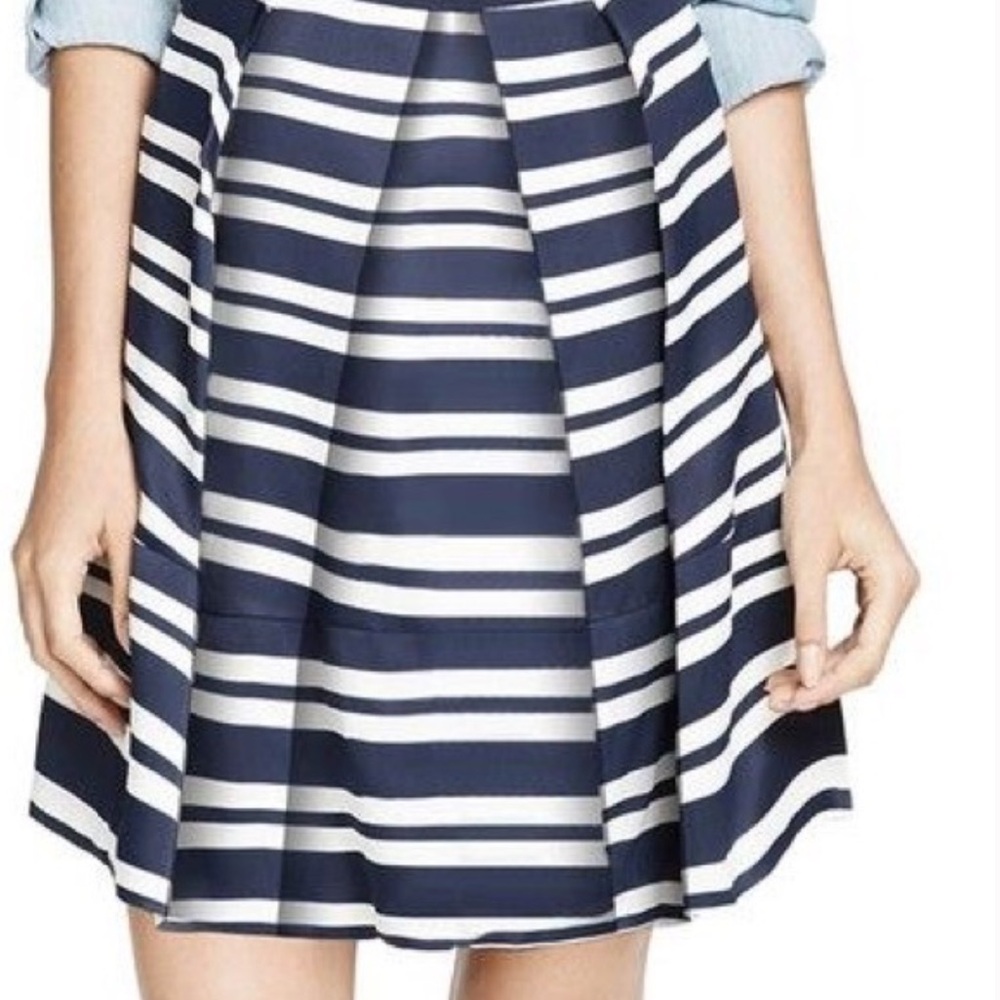 Draper James | Women’s Navy and White Striped Back Zip Pleated Mini Skirt Size 6